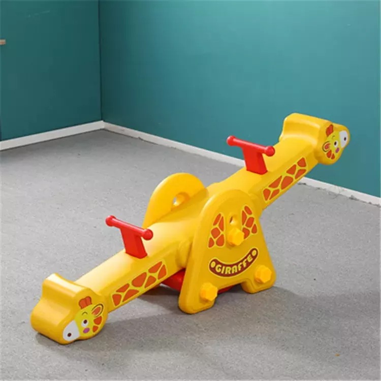 Animal cute attractive toy plastic kids playground equipment two kids balance play giraffe seesaw